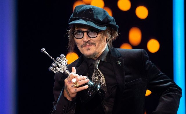 Johnny Depp recibe premio por su trayectoria en el Festival de Cine de San Sebastián
