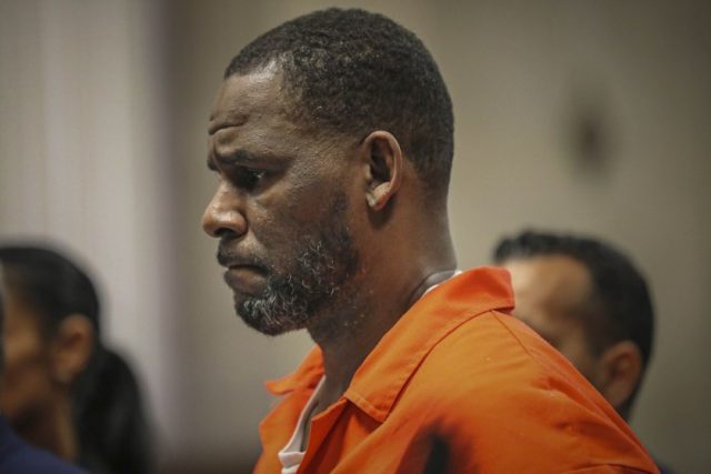 Declaran culpable a R. Kelly por tráfico sexual