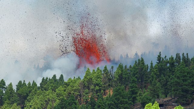 Sánchez aplaza viaje a NY para viajar a zona de erupción volcánica