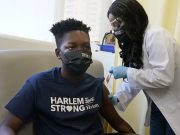 Pfizer busca vacunar a niños de entre 5 y 11 años de edad