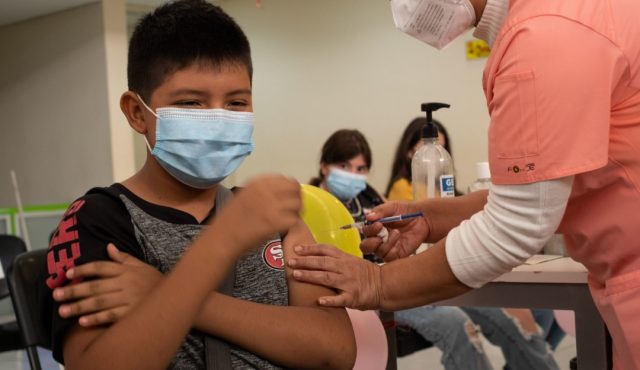 Inició vacunación de menores con comorbilidades
