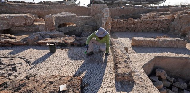 Descubren complejo de vino de más de mil años de antigüedad