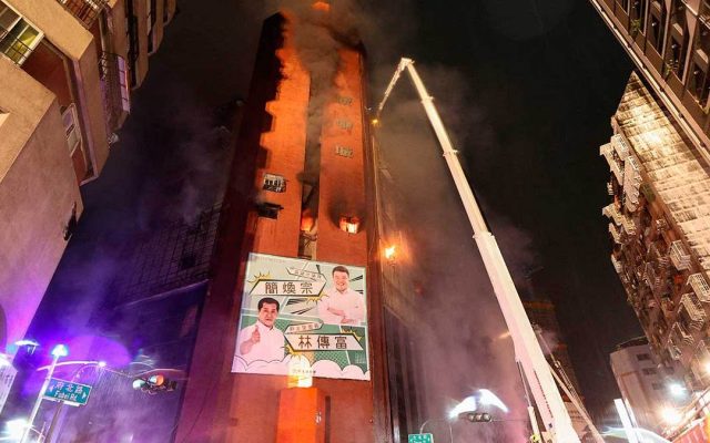 Incendio en edificio de Taiwán deja 46 muertos