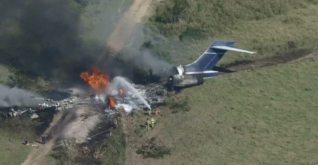 Avión se estrella en Texas con 21 pasajeros; todos sobreviven