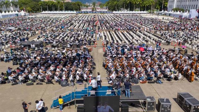 Venezuela gana el Guinness por la “orquesta más grande del mundo”