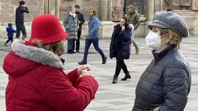 Austria confinará a no vacunados para contener contagios Covid