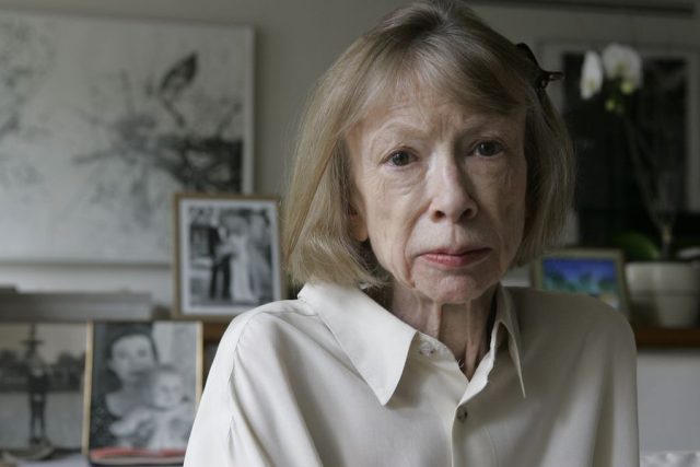 Muere la escritora y periodista estadunidense Joan Didion
