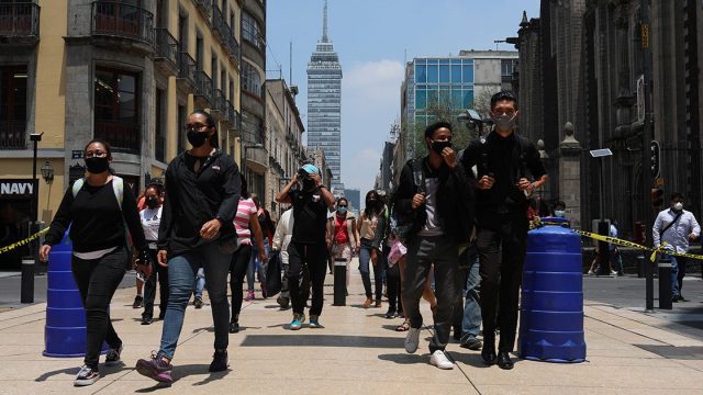 CDMX en semáforo verde por dos semanas; nuevas sedes para vacuna de refuerzo