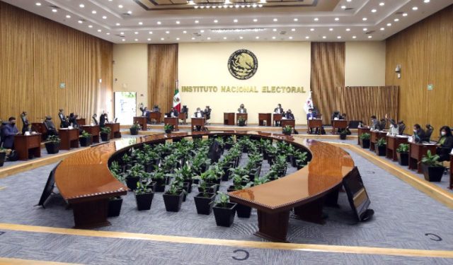 SCJN vuelve a ordenar al INE realizar la consulta de revocación de mandato