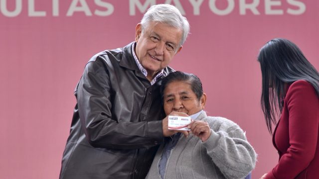 Pensión para adultos mayores aumentará en 2022
