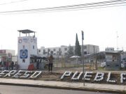 Brindan apoyos a padres del bebé que fue encontrado en cárcel de Puebla
