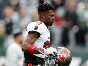Antonio Brown es despedido de los Buccaneers de Tampa Bay