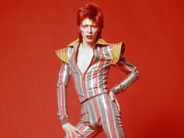 Warner Music se queda con toda la música de David Bowie