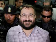 Javier Duarte gana suspensión provisional contra orden de captura