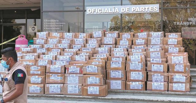 Recibió el INE 11 millones de firmas para la revocación