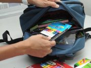 Tras accidente con pistola, volverán a revisar mochilas en escuelas públicas