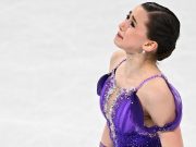 La favorita Kamila Valieva queda en cuarto lugar en patinaje