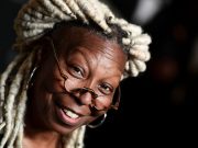 Suspenden a Whoopi Goldberg por comentarios sobre el Holocausto