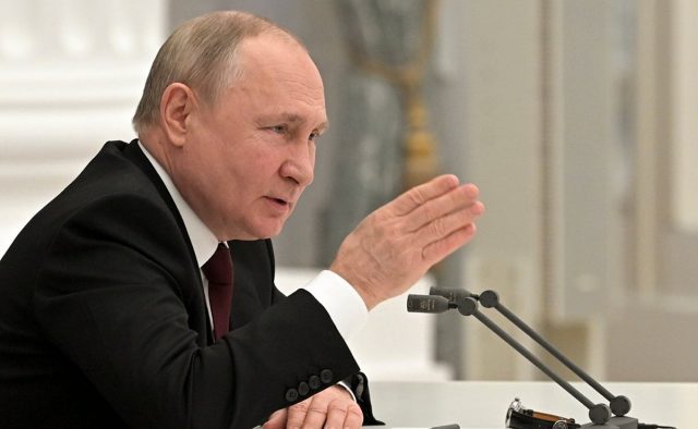 Putin reconoce independencia de regiones separatistas y ordena entrar a Lugansk y Donetsk