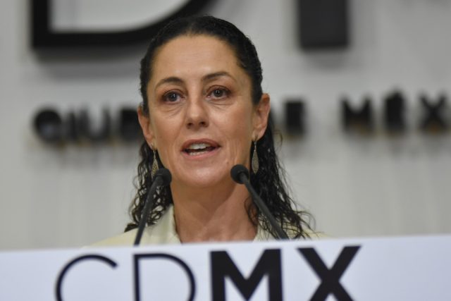Sheinbaum pide regreso a clases presenciales diarias