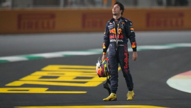 Checo Pérez culmina en cuarto lugar en el GP de Arabia Saudita