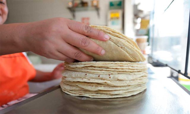 Aumento al precio de la tortilla afecta a pequeños productores en Puebla