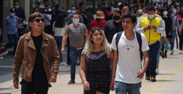 CDMX elimina el uso de cubrebocas en espacios abiertos