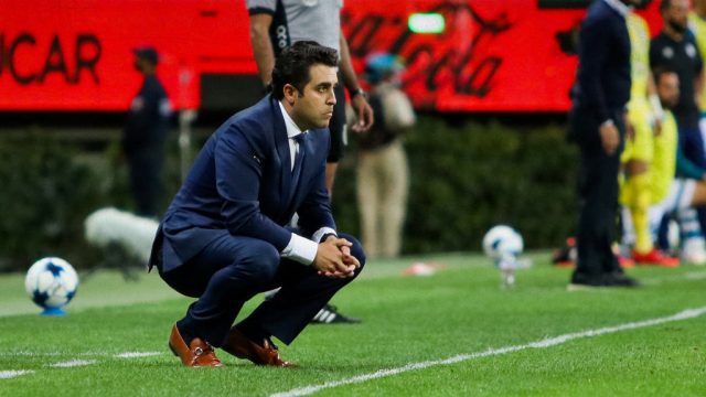 Chivas destituye a su Director Técnico