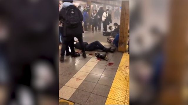 Tiroteo en metro de NY deja 16 heridos