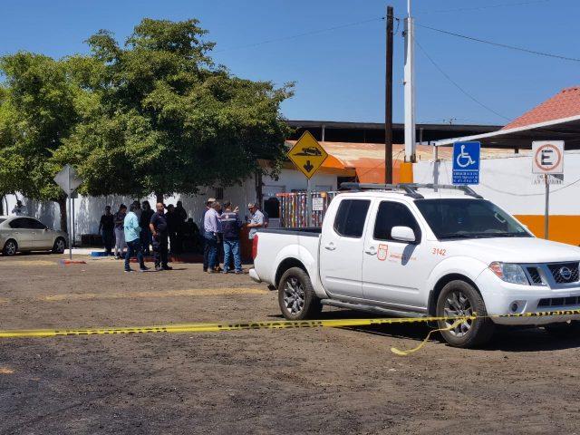Se electrocutan 8 empleados del Ayuntamiento de Hermosillo en el patio del Departamento de Bacheo