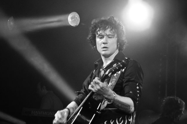 Enrique Bunbury anuncia su retiro definitivo de los escenarios