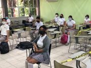 Alumnos de educación básica regresan a planteles
