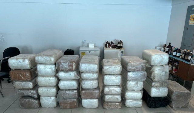 Autoridades de Sonora aseguran más de 382 kilos de marihuana y 880 pastillas de fentanilo