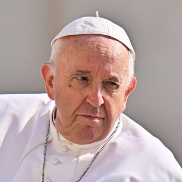 Papa Francisco hospitalizado por infección respiratoria