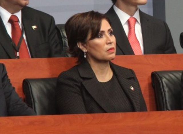 Obtiene amparo Rosario Robles contra delincuencia organizada y lavado de dinero