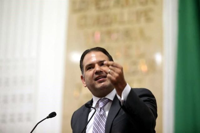 Fiscalía de la CDMX deberá suspender difusión de información sobre Von Roehrich