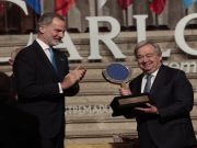 Antonio Guterres recibe galardón Carlos V y hace un llamado a la paz