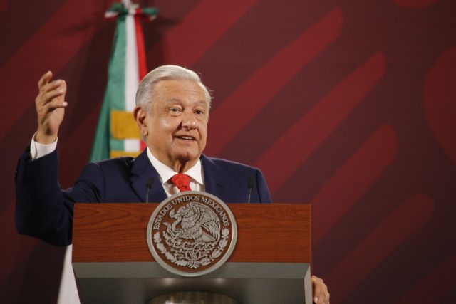 Ha habido más ataques al gobierno: López Obrador asegura campaña contra el Ejército