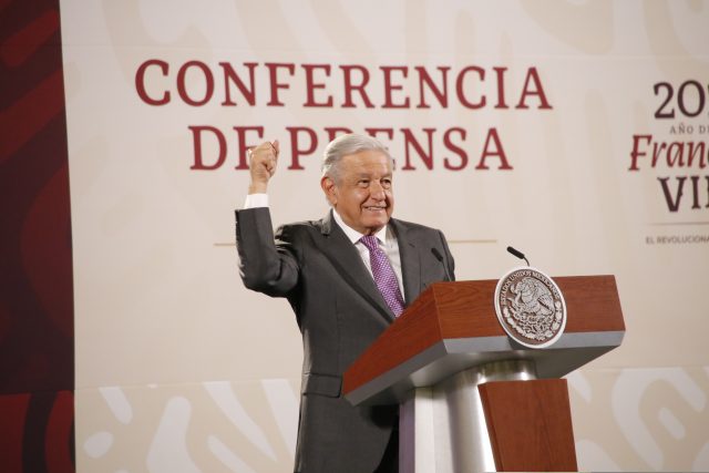 AMLO insiste en llamar “borregos” a opositores, ahora también al Parlamento inglés