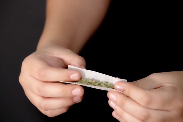 Consumo casual de cannabis afecta la salud mental de adolescentes