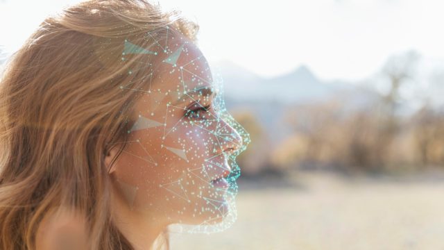 Ciberdelincuentes reciben hasta 20,000 dólares por videos deepfake