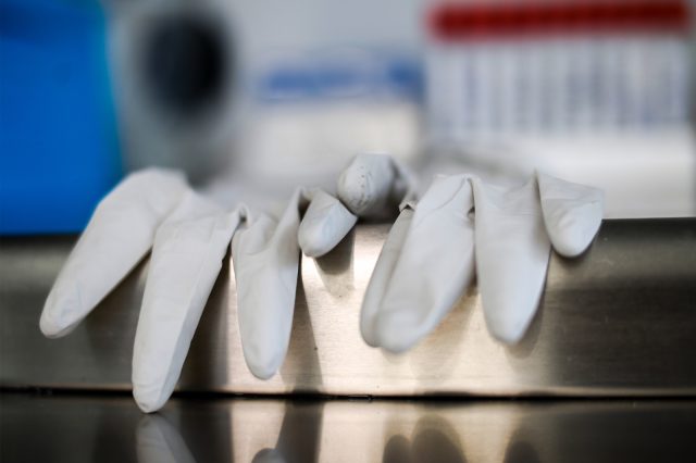 Mujeres tienen menor acceso a la salud, señalan expertos