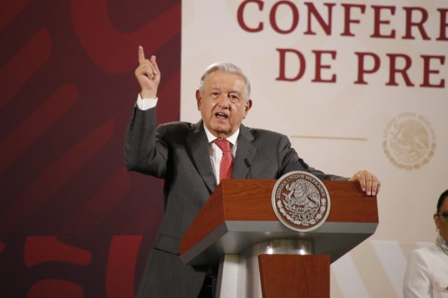 AMLO se lanza contra Ron DeSantis, posible candidato republicano en Estados Unidos