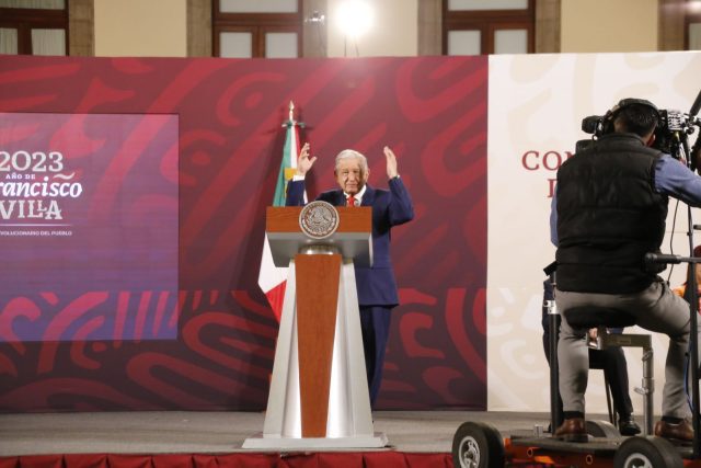 Venta de Banamex no estará exenta de pagar impuestos, aunque se haga en Bolsa: AMLO