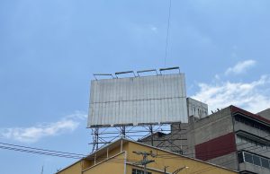 Multas de hasta 1.5 mdp a empresas con espectaculares de publicidad en CDMX
