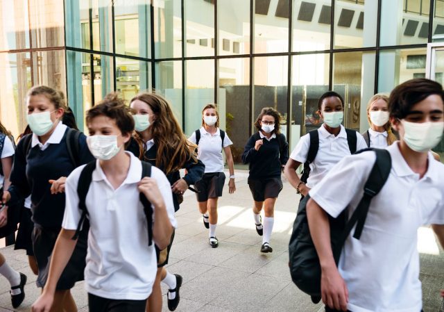 Congreso de CDMX aprueba uniforme neutro en escuelas