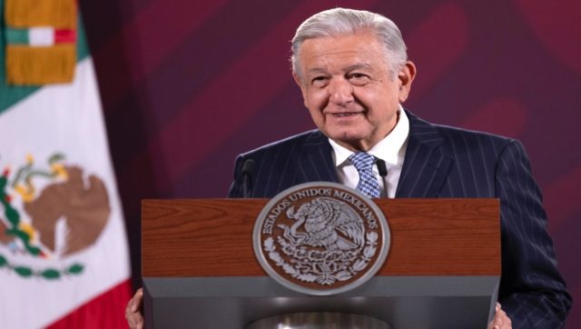 AMLO se compromete a pensiones dignas para magisterio: “enderezaré este entuerto”