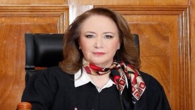 Resolución judicial dictamina que ministra Esquivel no cometió plagio en su tesis de licenciatura