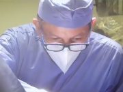 Destacado neurocirujano recibe reconocimiento por parte de “Queremos por Ustedes”