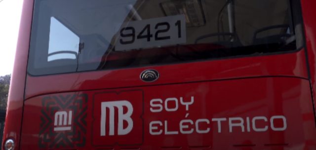 Pide Sheinbaum a alumnos del IPN diseñar mototaxi eléctrico
